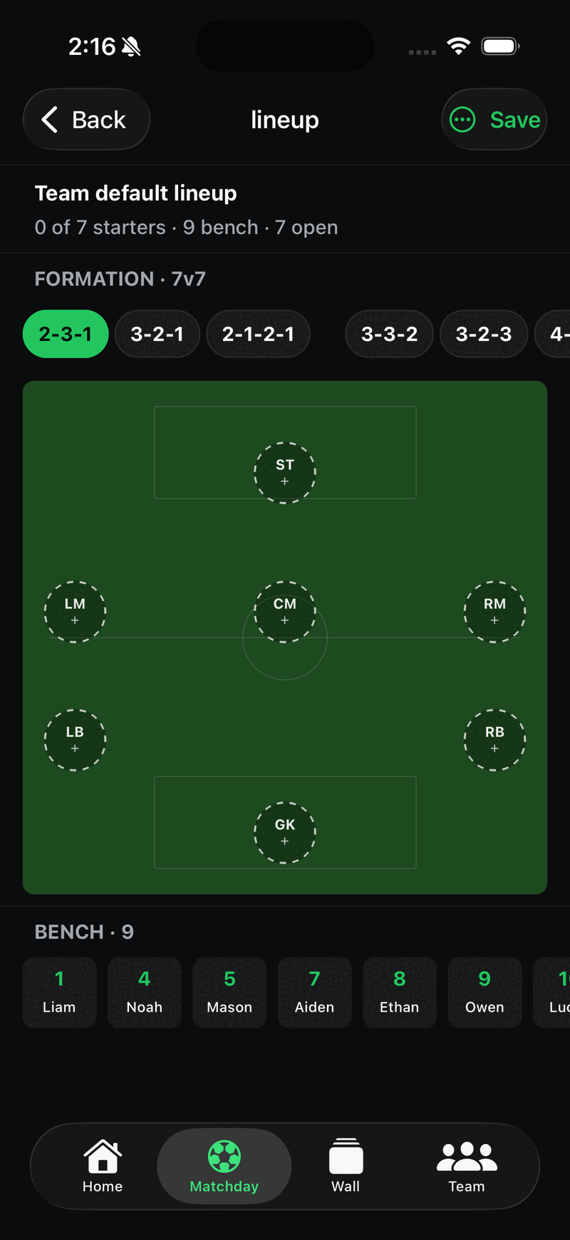 The lineup builder showing a 7v7 pitch with formation options and a bench of players.